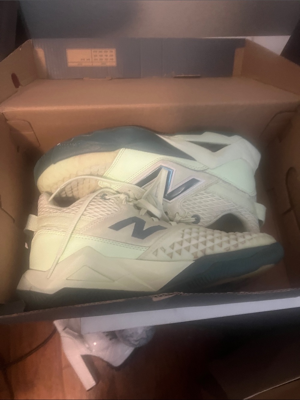 New Balance Women’s Mint Green and Teal Athletic Sneakers size 8